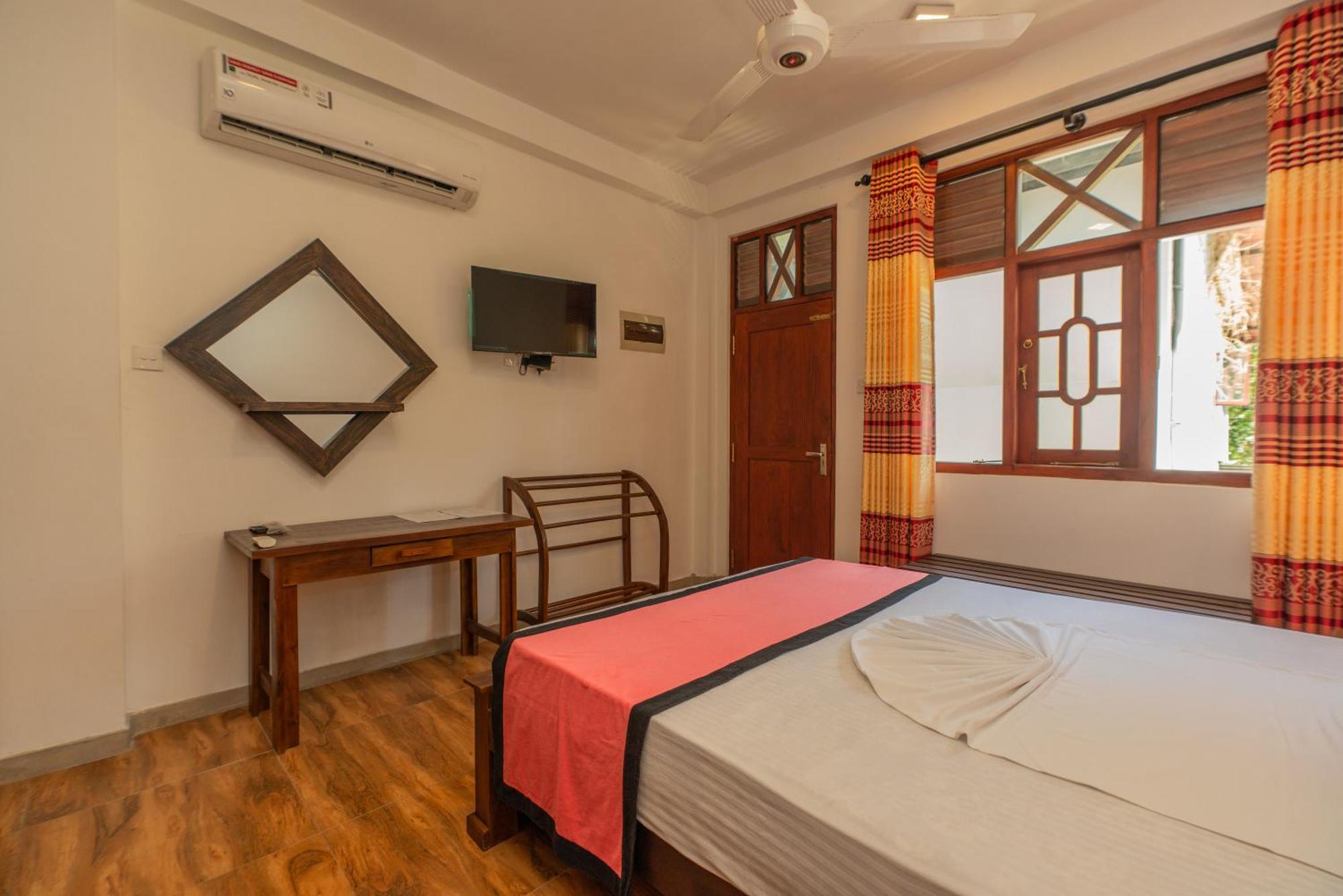 The Calm Of8 Hotel Unawatuna Luaran gambar
